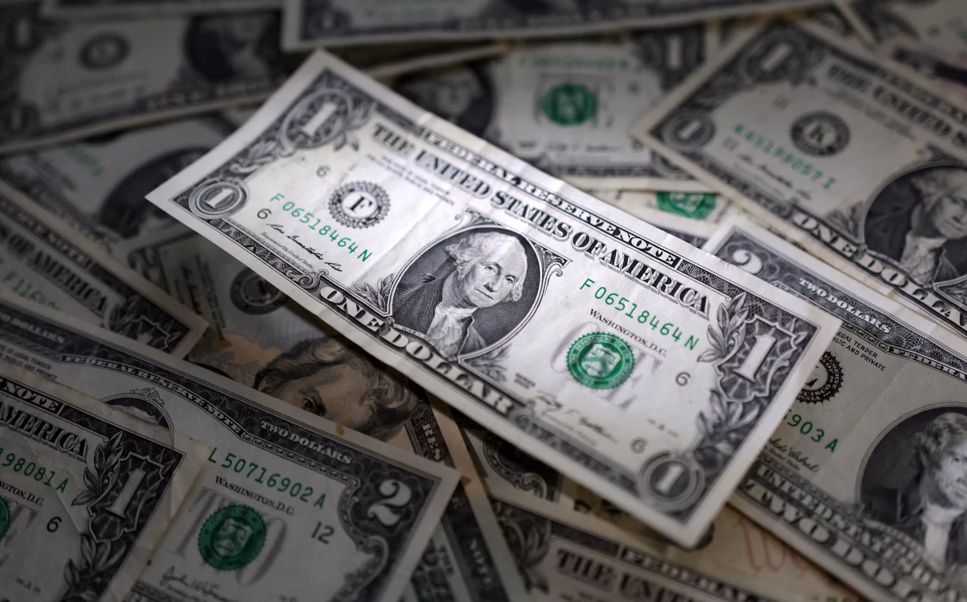 Dollar Dominant, Record Day One